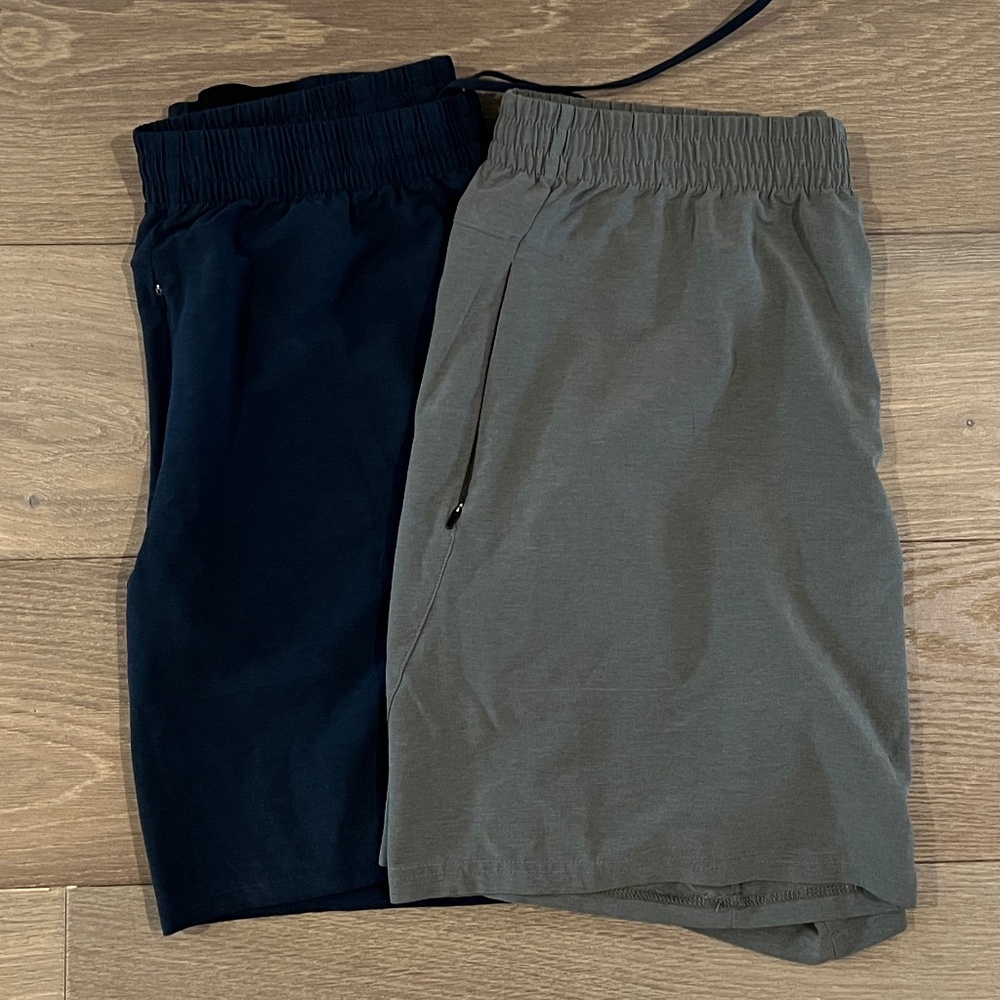 (2) VRST™ Men’s 8” Elevate Short Size Large